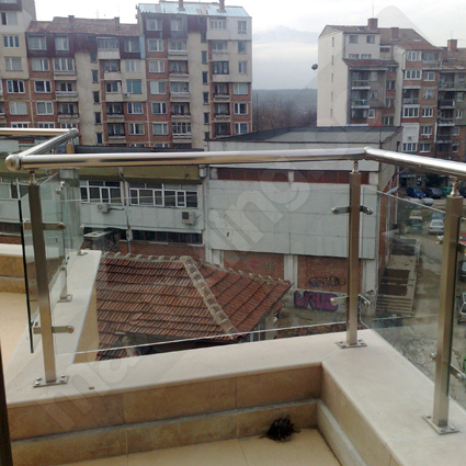 Парапети за тераси със стъкло